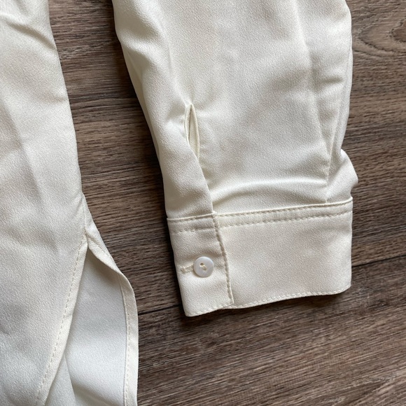 🌺 Vintage inspired floral detailed white button down - Picture 6 of 10